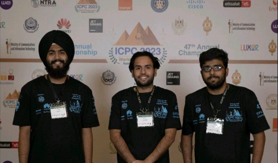 ICPC Contest Photo 2